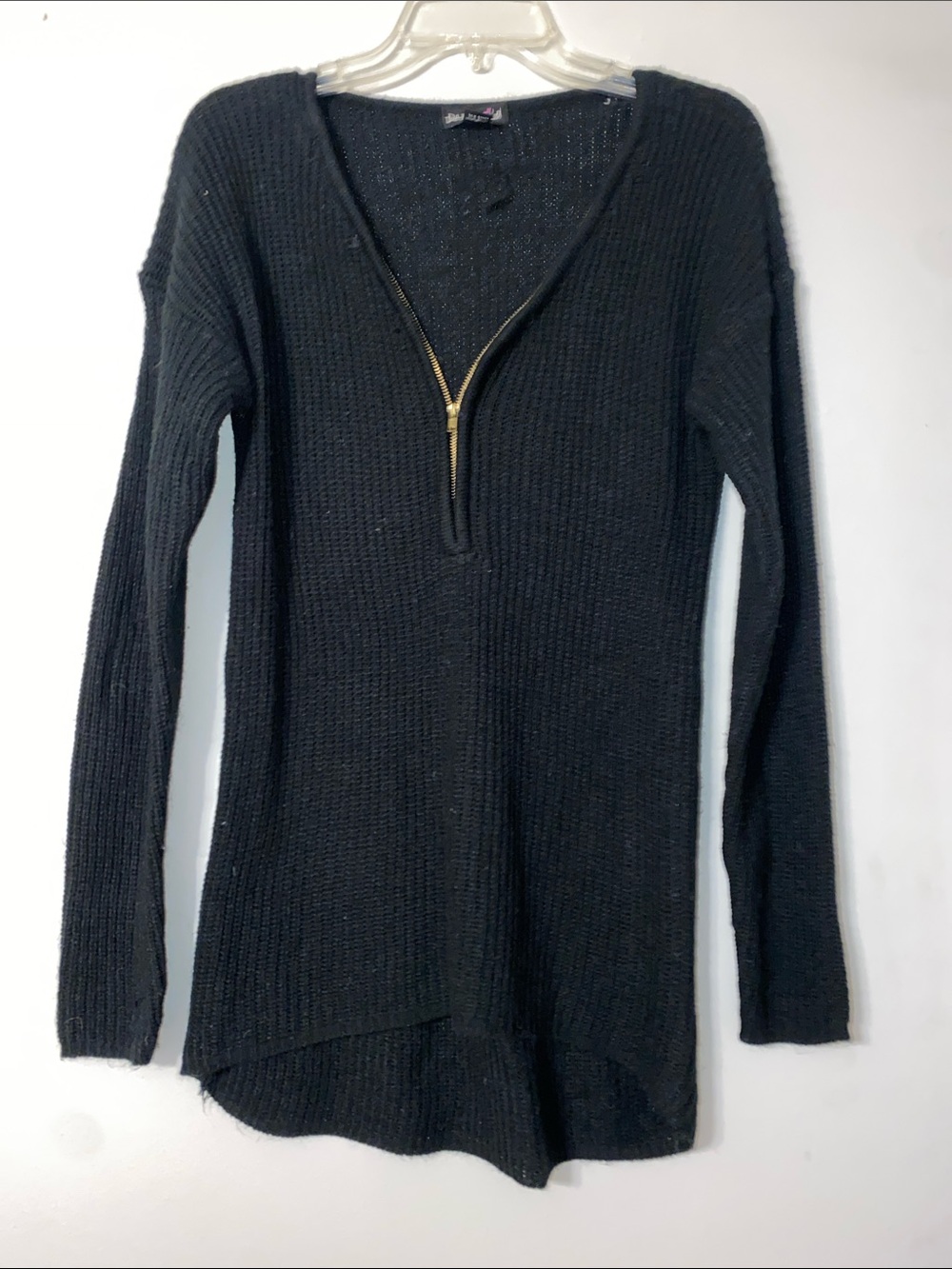 De Rotchild Black V-Neck Zip Pullover Sweater